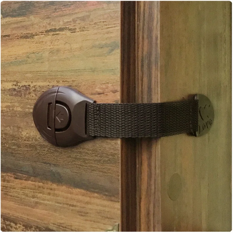 5pcs/lot Brown Cabinet Safety  - огляд і ціна Furniture Interlocking Hardware